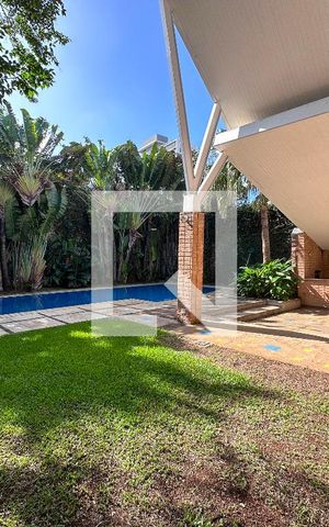 Casa à venda com 561m², 3 quartos e 4 vagasVaranda