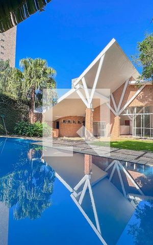 Casa à venda com 561m², 3 quartos e 4 vagasPiscina
