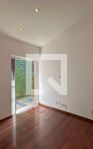 Casa à venda com 561m², 3 quartos e 4 vagasQuarto 2