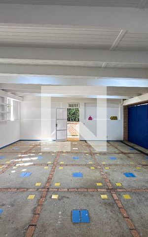 Casa à venda com 561m², 3 quartos e 4 vagasGaragem