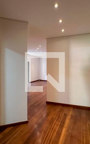 Casa à venda com 561m², 3 quartos e 4 vagasSuíte