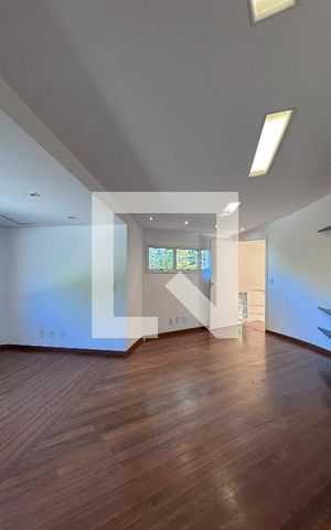 Casa à venda com 561m², 3 quartos e 4 vagasSala Tv