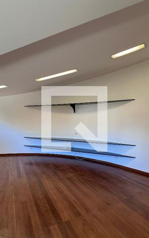Casa à venda com 561m², 3 quartos e 4 vagasSala Tv