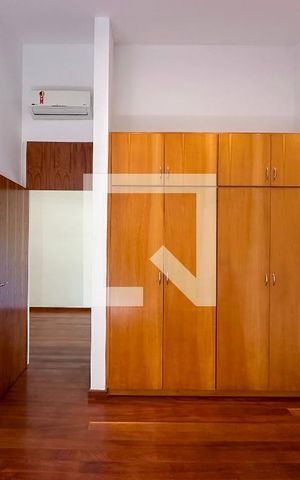 Casa à venda com 561m², 3 quartos e 4 vagasQuarto 2
