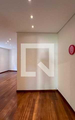 Casa à venda com 561m², 3 quartos e 4 vagasSuíte