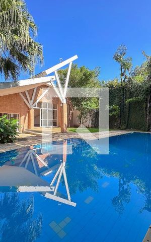 Casa à venda com 561m², 3 quartos e 4 vagasPiscina