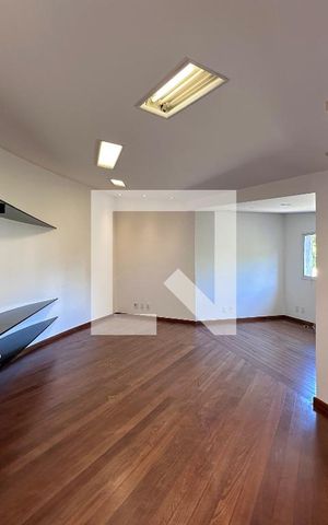 Casa à venda com 561m², 3 quartos e 4 vagasSala Tv