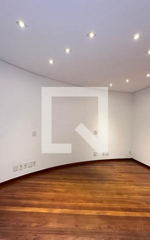 Casa à venda com 561m², 3 quartos e 4 vagasSuíte
