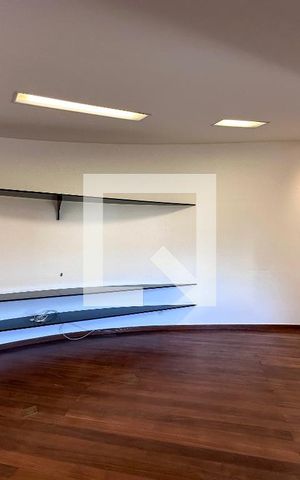 Casa à venda com 561m², 3 quartos e 4 vagasSala Tv