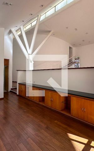 Casa à venda com 561m², 3 quartos e 4 vagasSala
