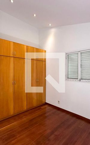 Casa à venda com 561m², 3 quartos e 4 vagasQuarto 2