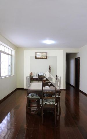 Casa de condomínio à venda com 359m², 3 quartos e 2 vagasSala