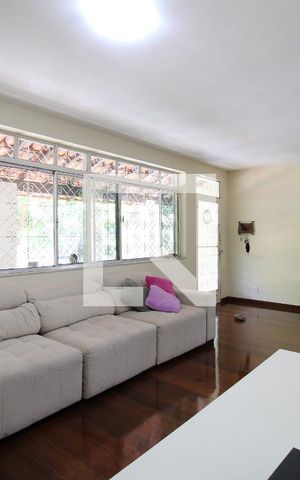 Casa de condomínio à venda com 359m², 3 quartos e 2 vagasSala