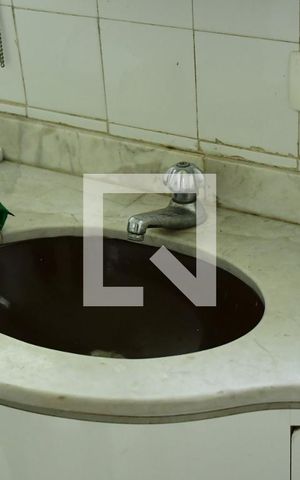 Casa de condomínio para alugar com 900m², 7 quartos e 6 vagasBanheiro de serviço