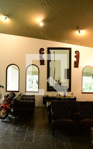Casa de condomínio para alugar com 900m², 7 quartos e 6 vagasSala