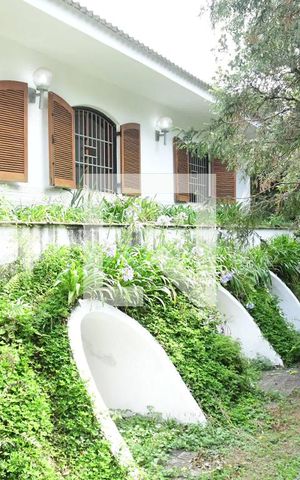 Casa de condomínio para alugar com 900m², 7 quartos e 6 vagasFachada