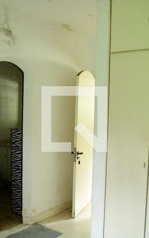 Casa de condomínio para alugar com 900m², 7 quartos e 6 vagasQuarto de serviço 2