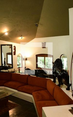 Casa de condomínio para alugar com 900m², 7 quartos e 6 vagasSala