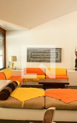 Casa de condomínio para alugar com 900m², 7 quartos e 6 vagasSala