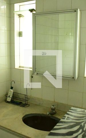 Casa de condomínio para alugar com 900m², 7 quartos e 6 vagasBanheiro de serviço 2