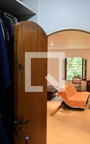 Casa de condomínio para alugar com 900m², 7 quartos e 6 vagasCloset da suíte 1