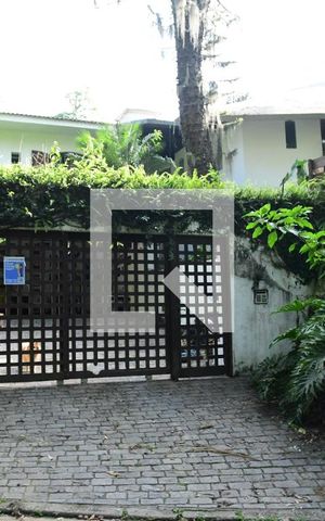 Casa de condomínio para alugar com 900m², 7 quartos e 6 vagasFachada