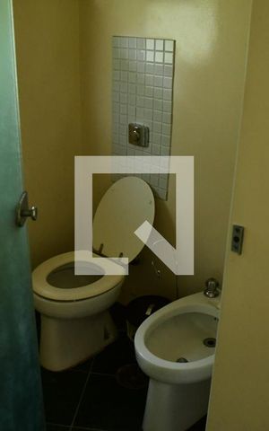 Casa de condomínio para alugar com 900m², 7 quartos e 6 vagasBanheiro da Suíte