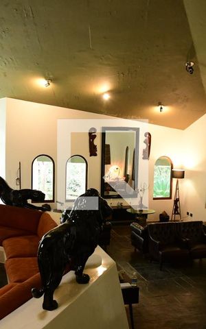 Casa de condomínio para alugar com 900m², 7 quartos e 6 vagasSala