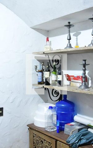 Casa de condomínio para alugar com 900m², 7 quartos e 6 vagasAdega