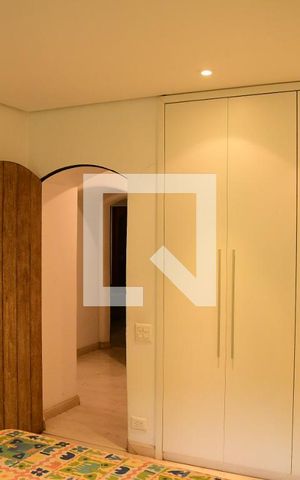 Casa de condomínio para alugar com 900m², 7 quartos e 6 vagasQuarto