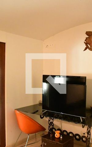 Casa de condomínio para alugar com 900m², 7 quartos e 6 vagasQuarto 3 