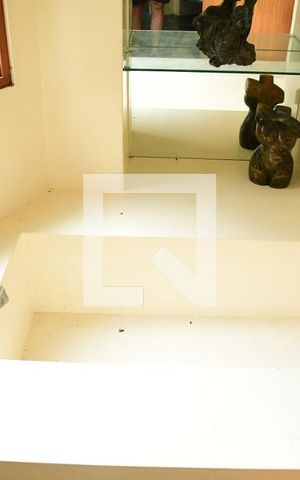 Casa de condomínio para alugar com 900m², 7 quartos e 6 vagasBanheiro da Suíte