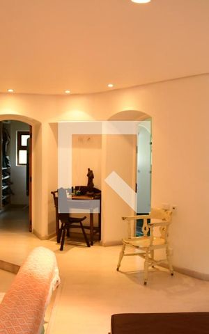 Casa de condomínio para alugar com 900m², 7 quartos e 6 vagasSuíte