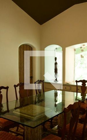 Casa de condomínio para alugar com 900m², 7 quartos e 6 vagasSala