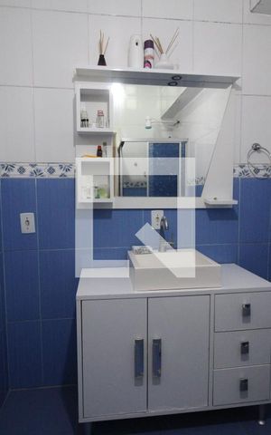 Casa à venda com 198m², 4 quartos e 2 vagasBanheiro 1