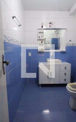 Casa à venda com 198m², 4 quartos e 2 vagasBanheiro 1