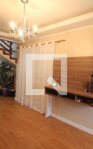 Casa à venda com 198m², 4 quartos e 2 vagasSala