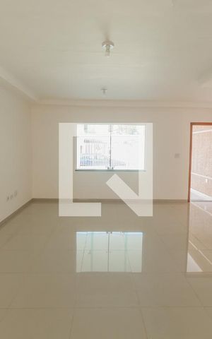 Casa à venda com 200m², 4 quartos e 4 vagas Casa à venda com 200m², 4 quartos e 4 vagasSala
