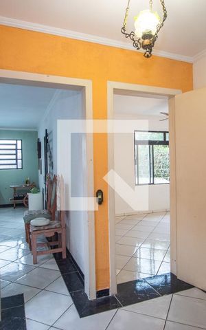 Casa à venda com 150m², 4 quartos e 3 vagasCorredor