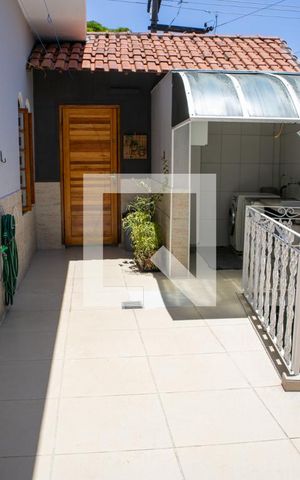 Casa à venda com 195m², 3 quartos e 2 vagas Casa à venda com 195m², 3 quartos e 2 vagasÁrea de Serviço