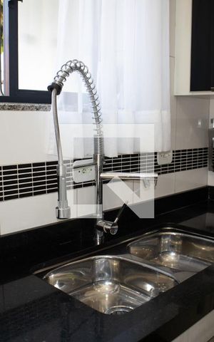 Casa à venda com 195m², 3 quartos e 2 vagas Casa à venda com 195m², 3 quartos e 2 vagasCozinha
