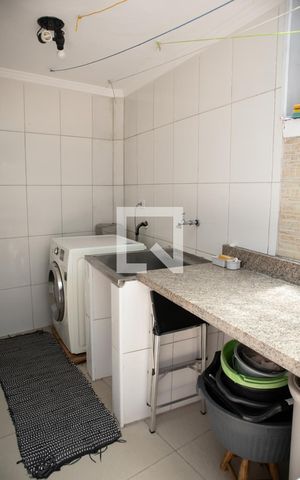 Casa à venda com 195m², 3 quartos e 2 vagas Casa à venda com 195m², 3 quartos e 2 vagasÁrea de Serviço
