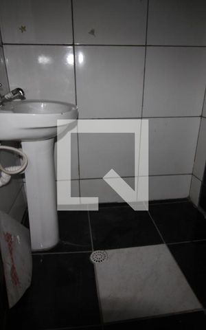 Casa de condomínio à venda com 130m², 8 quartos e 2 vagasBanheiro