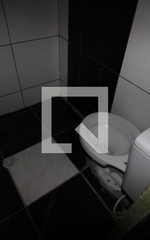 Casa de condomínio à venda com 130m², 8 quartos e 2 vagasBanheiro