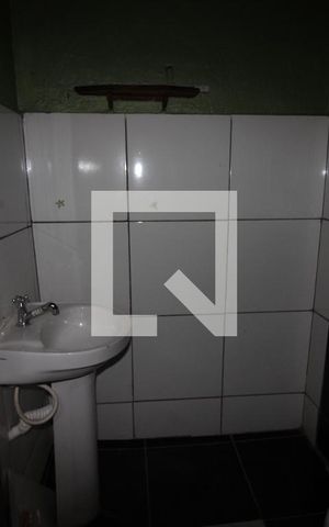 Casa de condomínio à venda com 130m², 8 quartos e 2 vagasBanheiro