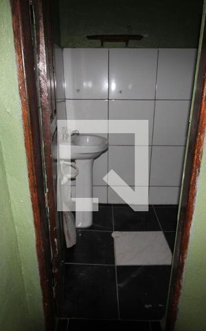 Casa de condomínio à venda com 130m², 8 quartos e 2 vagasBanheiro