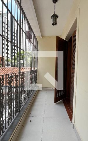 Casa à venda com 270m², 3 quartos e 2 vagas Casa à venda com 270m², 3 quartos e 2 vagasVaranda da Suíte