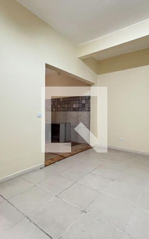 Casa à venda com 270m², 3 quartos e 2 vagas Casa à venda com 270m², 3 quartos e 2 vagasSala