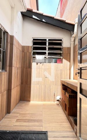 Casa à venda com 270m², 3 quartos e 2 vagas Casa à venda com 270m², 3 quartos e 2 vagasÁrea de Serviço