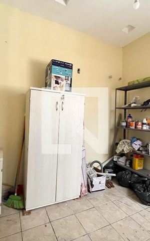 Casa à venda com 270m², 3 quartos e 2 vagas Casa à venda com 270m², 3 quartos e 2 vagasQuarto de Serviço
